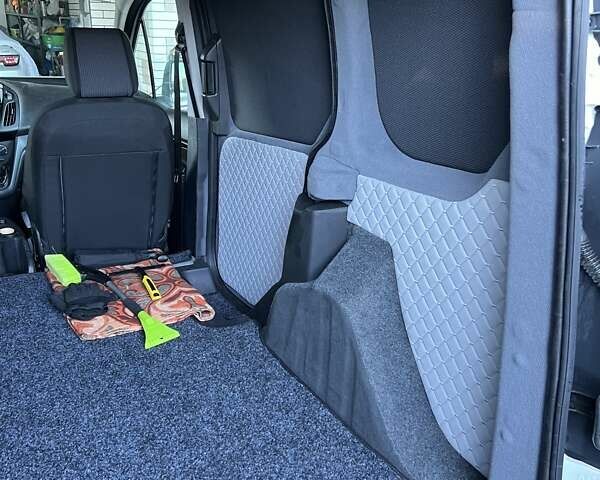Білий Форд Транзит Коннект, об'ємом двигуна 1.6 л та пробігом 156 тис. км за 9999 $, фото 19 на Automoto.ua