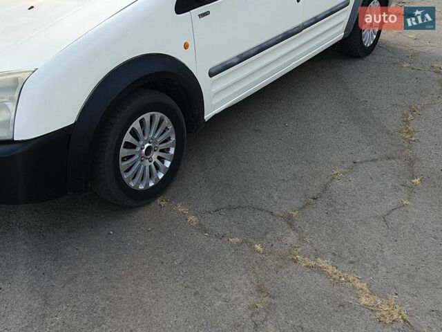 Білий Форд Транзит Коннект, об'ємом двигуна 1.75 л та пробігом 280 тис. км за 3400 $, фото 1 на Automoto.ua