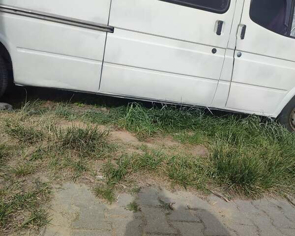 Белый Форд Транзит Коннект, объемом двигателя 2.5 л и пробегом 150 тыс. км за 3000 $, фото 3 на Automoto.ua