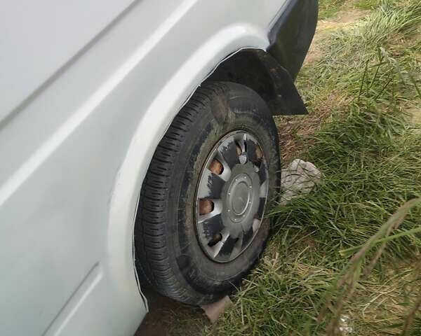 Белый Форд Транзит Коннект, объемом двигателя 2.5 л и пробегом 150 тыс. км за 3000 $, фото 1 на Automoto.ua