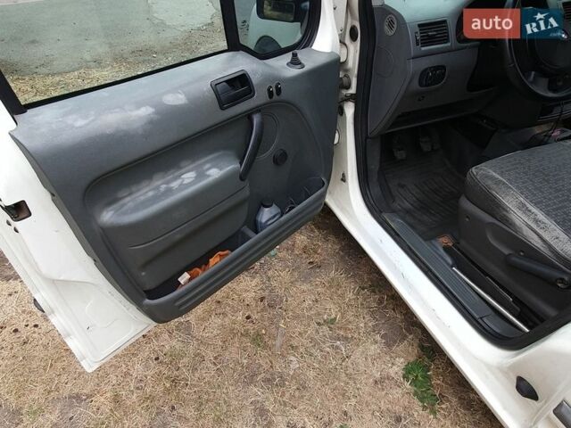Білий Форд Транзит Коннект, об'ємом двигуна 1.75 л та пробігом 280 тис. км за 3400 $, фото 23 на Automoto.ua
