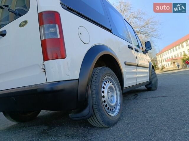 Білий Форд Транзит Коннект, об'ємом двигуна 1.8 л та пробігом 303 тис. км за 2750 $, фото 9 на Automoto.ua