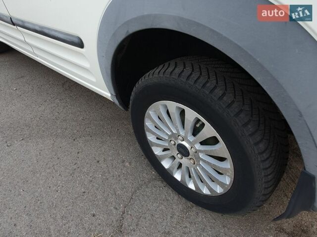 Білий Форд Транзит Коннект, об'ємом двигуна 1.75 л та пробігом 280 тис. км за 3400 $, фото 9 на Automoto.ua