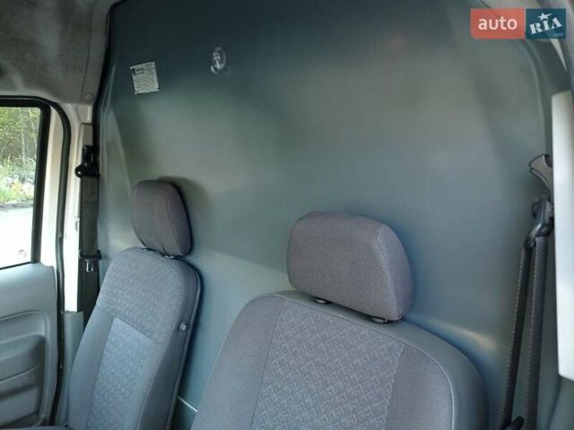 Форд Транзит Коннект 2002 в Ковель на Automoto.ua Белый Форд Транзит Коннект, объемом двигателя 1.8 л и пробегом 128 тыс. км за 4950 $, фото 2 на Automoto.ua