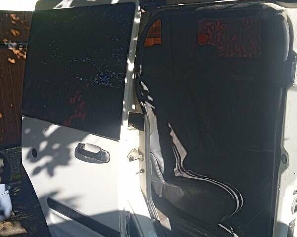 Форд Транзит Коннект 2003 в Снигиревке на Automoto.ua Белый Форд Транзит Коннект, объемом двигателя 1.8 л и пробегом 620 тыс. км за 3500 $, фото 12 на Automoto.ua