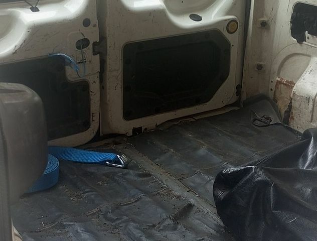Білий Форд Транзит Коннект, об'ємом двигуна 1.8 л та пробігом 293 тис. км за 2600 $, фото 4 на Automoto.ua