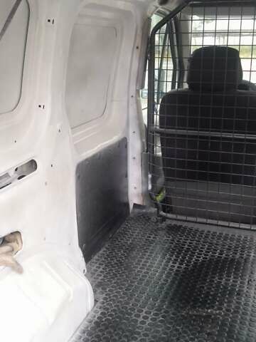 Форд Транзит Коннект 2003 в Сарнах на Automoto.ua Белый Форд Транзит Коннект, объемом двигателя 1.8 л и пробегом 300 тыс. км за 3650 $, фото 4 на Automoto.ua