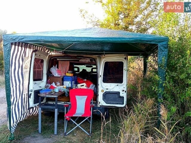 Белый Форд Транзит Коннект, объемом двигателя 1.8 л и пробегом 290 тыс. км за 3700 $, фото 11 на Automoto.ua