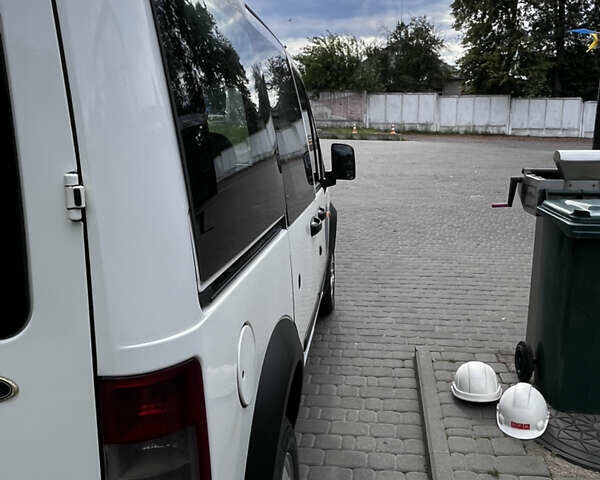 Білий Форд Транзит Коннект, об'ємом двигуна 1.8 л та пробігом 250 тис. км за 4400 $, фото 10 на Automoto.ua