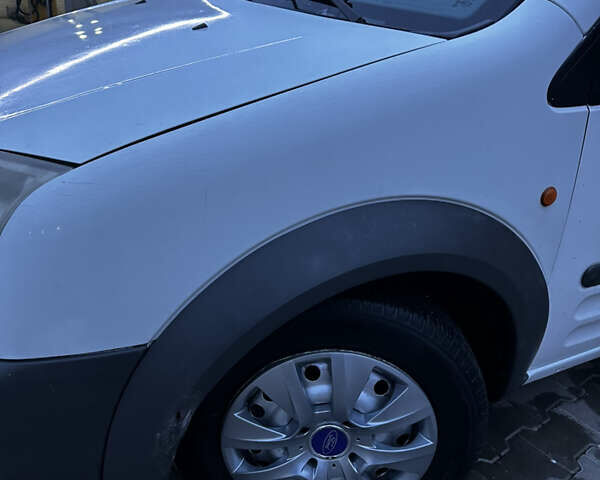 Білий Форд Транзит Коннект, об'ємом двигуна 1.75 л та пробігом 365 тис. км за 4200 $, фото 1 на Automoto.ua