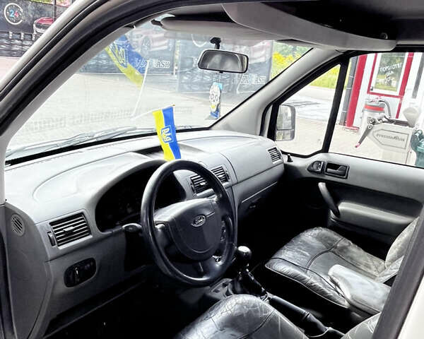Білий Форд Транзит Коннект, об'ємом двигуна 1.8 л та пробігом 250 тис. км за 4400 $, фото 12 на Automoto.ua