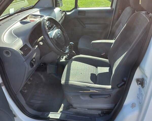 Белый Форд Транзит Коннект, объемом двигателя 1.8 л и пробегом 280 тыс. км за 3600 $, фото 4 на Automoto.ua