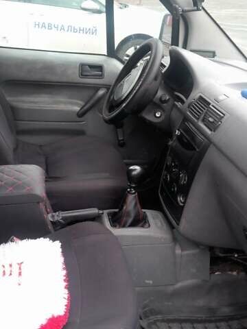 Форд Транзит Коннект 2003 в Сарнах на Automoto.ua Белый Форд Транзит Коннект, объемом двигателя 1.8 л и пробегом 300 тыс. км за 3650 $, фото 3 на Automoto.ua