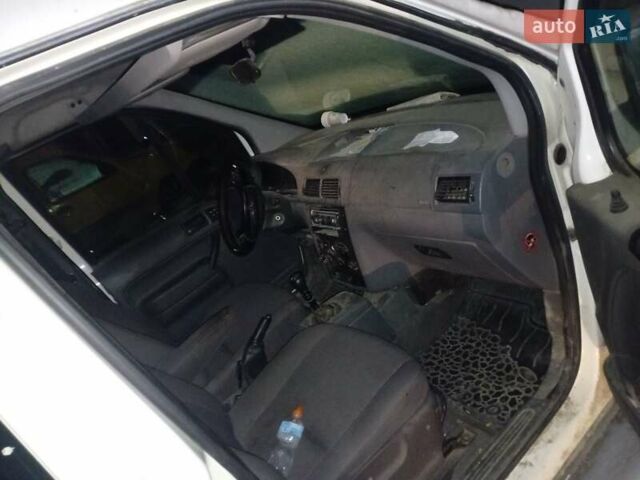 Білий Форд Транзит Коннект, об'ємом двигуна 1.75 л та пробігом 300 тис. км за 2000 $, фото 6 на Automoto.ua