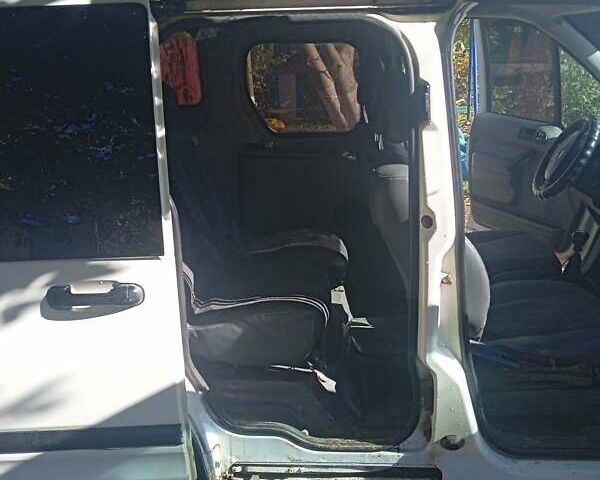 Форд Транзит Коннект 2003 в Снигиревке на Automoto.ua Белый Форд Транзит Коннект, объемом двигателя 1.8 л и пробегом 620 тыс. км за 3500 $, фото 30 на Automoto.ua