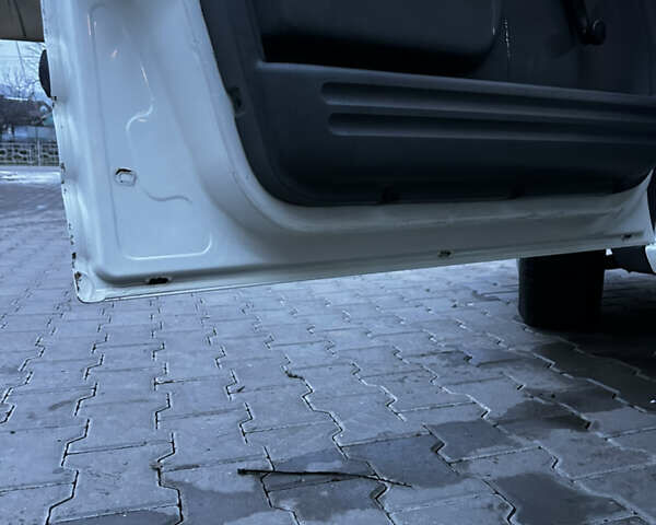 Білий Форд Транзит Коннект, об'ємом двигуна 1.75 л та пробігом 365 тис. км за 4200 $, фото 3 на Automoto.ua