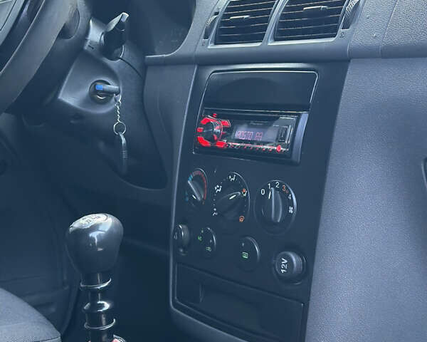 Белый Форд Транзит Коннект, объемом двигателя 1.75 л и пробегом 530 тыс. км за 4100 $, фото 11 на Automoto.ua