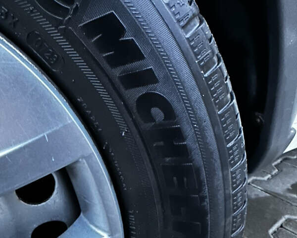 Білий Форд Транзит Коннект, об'ємом двигуна 1.75 л та пробігом 365 тис. км за 4200 $, фото 14 на Automoto.ua