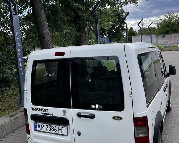 Білий Форд Транзит Коннект, об'ємом двигуна 1.8 л та пробігом 250 тис. км за 4400 $, фото 4 на Automoto.ua