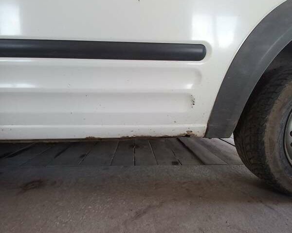 Белый Форд Транзит Коннект, объемом двигателя 1.8 л и пробегом 280 тыс. км за 3600 $, фото 8 на Automoto.ua