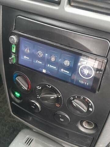 Форд Транзит Коннект 2003 в Сарнах на Automoto.ua Белый Форд Транзит Коннект, объемом двигателя 1.8 л и пробегом 300 тыс. км за 3650 $, фото 7 на Automoto.ua