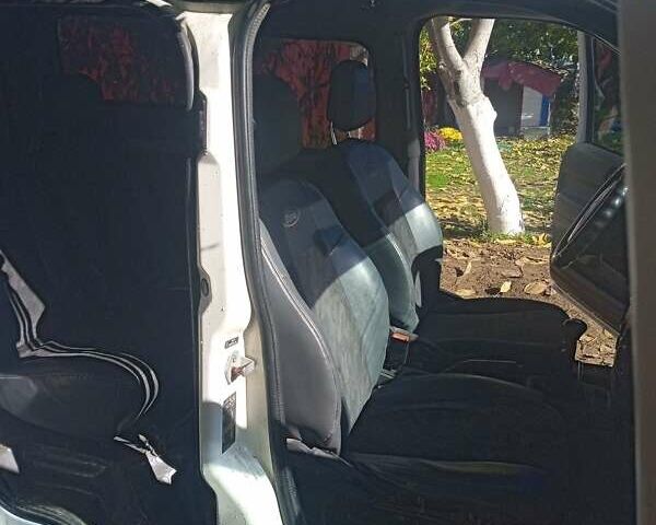 Форд Транзит Коннект 2003 в Снигиревке на Automoto.ua Белый Форд Транзит Коннект, объемом двигателя 1.8 л и пробегом 620 тыс. км за 3500 $, фото 28 на Automoto.ua