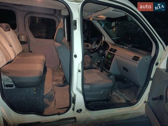 Белый Форд Транзит Коннект, объемом двигателя 1.75 л и пробегом 360 тыс. км за 2799 $, фото 4 на Automoto.ua