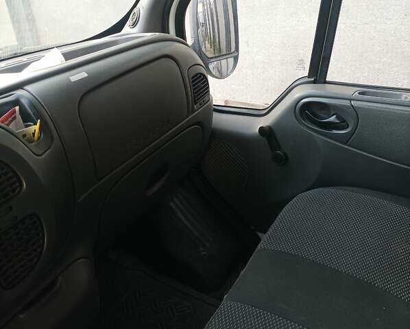 Белый Форд Транзит Коннект, объемом двигателя 2 л и пробегом 349 тыс. км за 4000 $, фото 7 на Automoto.ua