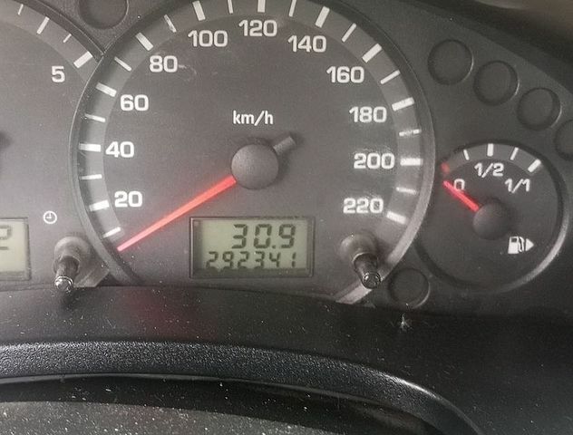 Білий Форд Транзит Коннект, об'ємом двигуна 1.8 л та пробігом 293 тис. км за 2600 $, фото 5 на Automoto.ua