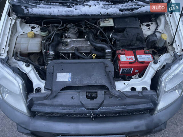 Белый Форд Транзит Коннект, объемом двигателя 1.75 л и пробегом 193 тыс. км за 3850 $, фото 11 на Automoto.ua