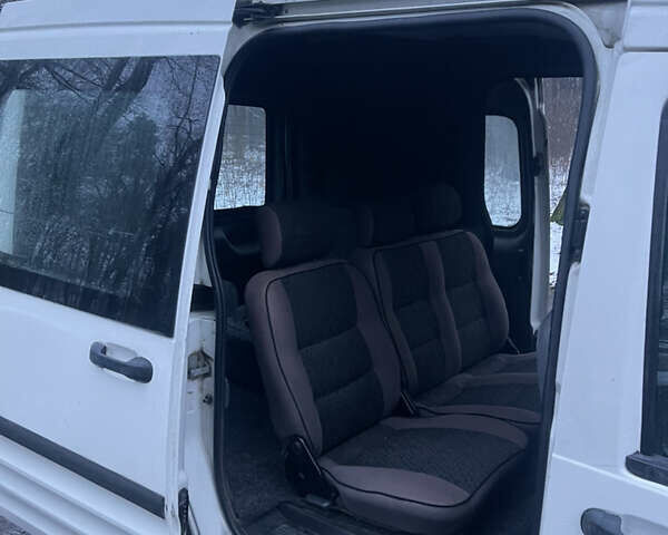 Белый Форд Транзит Коннект, объемом двигателя 1.75 л и пробегом 193 тыс. км за 3850 $, фото 9 на Automoto.ua