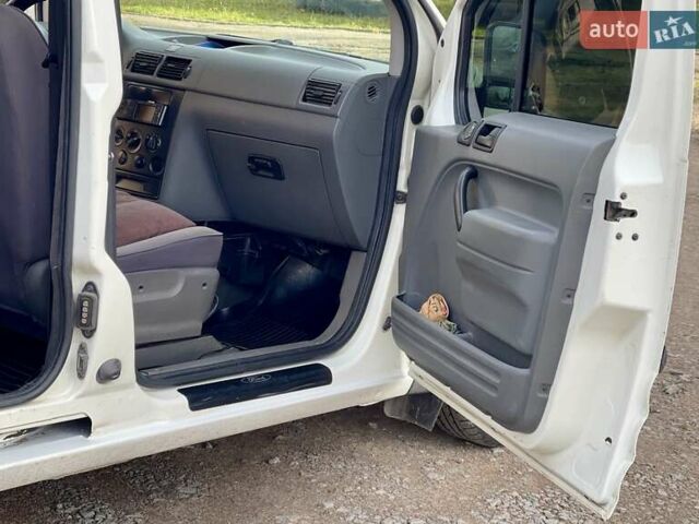 Белый Форд Транзит Коннект, объемом двигателя 1.75 л и пробегом 380 тыс. км за 4500 $, фото 20 на Automoto.ua