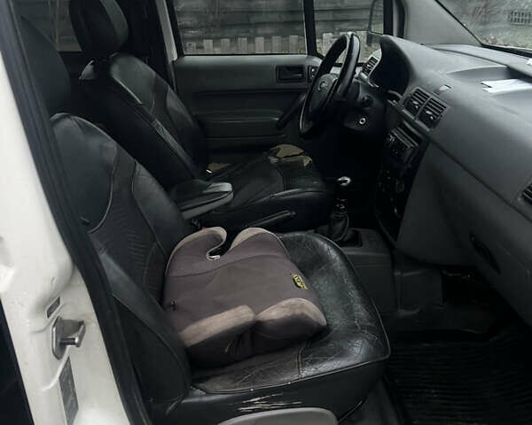 Білий Форд Транзит Коннект, об'ємом двигуна 1.75 л та пробігом 350 тис. км за 3650 $, фото 7 на Automoto.ua