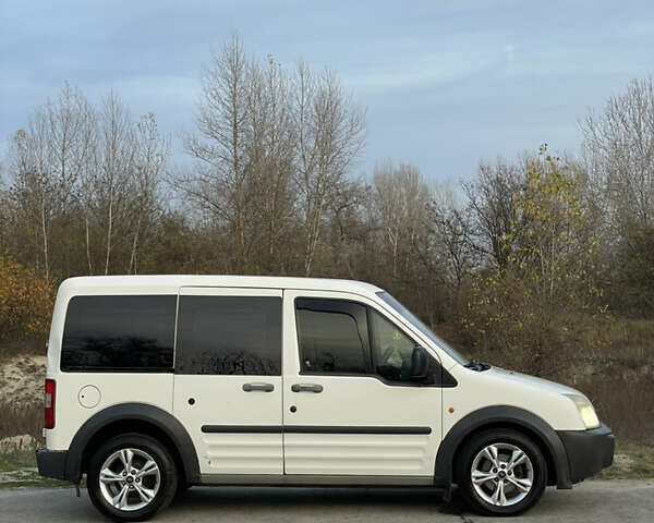 Белый Форд Транзит Коннект, объемом двигателя 1.8 л и пробегом 378 тыс. км за 3800 $, фото 1 на Automoto.ua