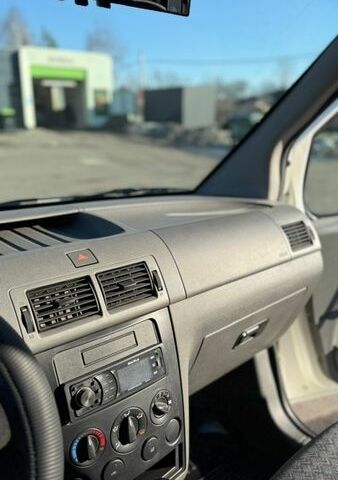 Білий Форд Транзит Коннект, об'ємом двигуна 1.75 л та пробігом 200 тис. км за 4900 $, фото 24 на Automoto.ua