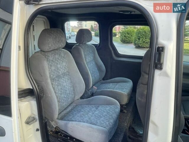 Белый Форд Транзит Коннект, объемом двигателя 1.8 л и пробегом 320 тыс. км за 2900 $, фото 18 на Automoto.ua