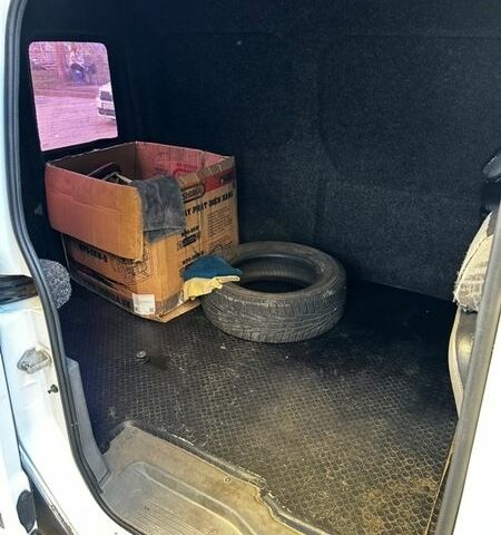 Белый Форд Транзит Коннект, объемом двигателя 1.8 л и пробегом 330 тыс. км за 2550 $, фото 7 на Automoto.ua