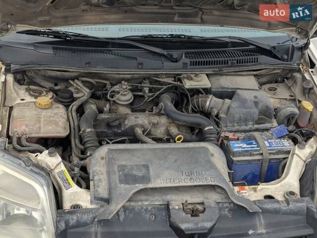 Белый Форд Транзит Коннект, объемом двигателя 1.8 л и пробегом 316 тыс. км за 4700 $, фото 23 на Automoto.ua