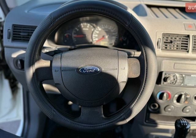 Белый Форд Транзит Коннект, объемом двигателя 1.75 л и пробегом 200 тыс. км за 4199 $, фото 21 на Automoto.ua