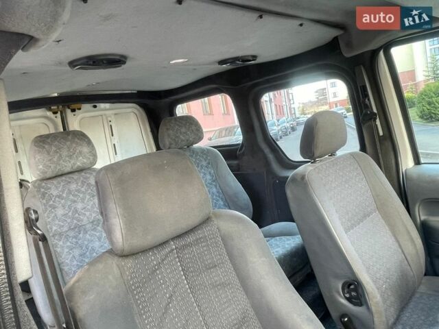 Белый Форд Транзит Коннект, объемом двигателя 1.8 л и пробегом 320 тыс. км за 2900 $, фото 19 на Automoto.ua