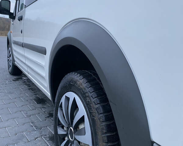 Белый Форд Транзит Коннект, объемом двигателя 1.8 л и пробегом 230 тыс. км за 3450 $, фото 11 на Automoto.ua