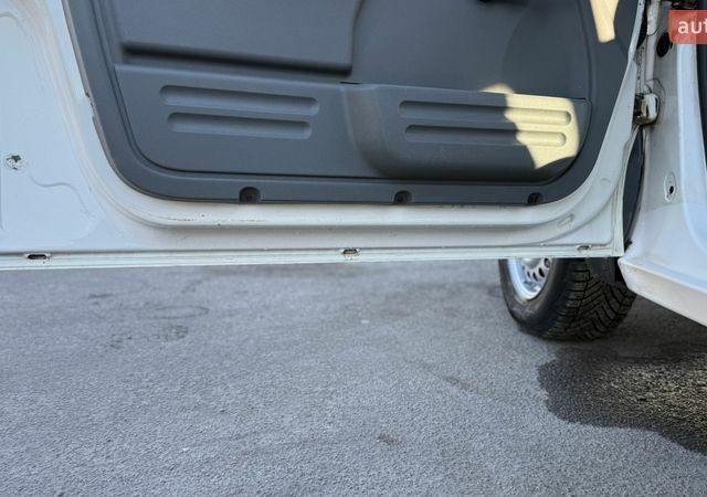 Білий Форд Транзит Коннект, об'ємом двигуна 1.75 л та пробігом 200 тис. км за 4900 $, фото 18 на Automoto.ua