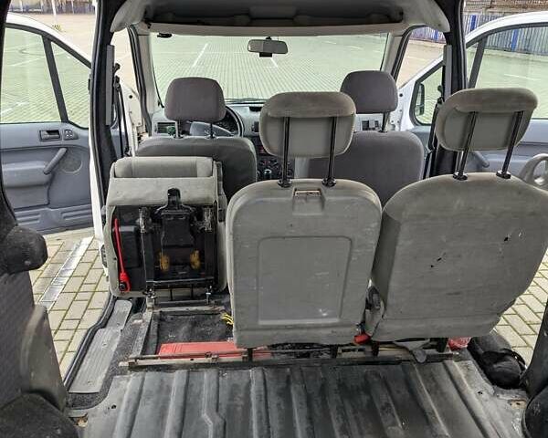 Белый Форд Транзит Коннект, объемом двигателя 1.8 л и пробегом 316 тыс. км за 4700 $, фото 17 на Automoto.ua