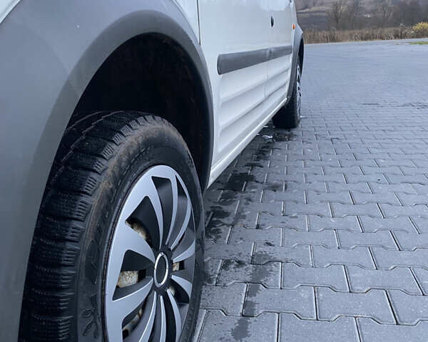 Белый Форд Транзит Коннект, объемом двигателя 1.8 л и пробегом 230 тыс. км за 3450 $, фото 1 на Automoto.ua