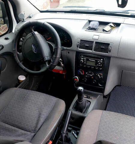 Белый Форд Транзит Коннект, объемом двигателя 1.8 л и пробегом 393 тыс. км за 4700 $, фото 5 на Automoto.ua