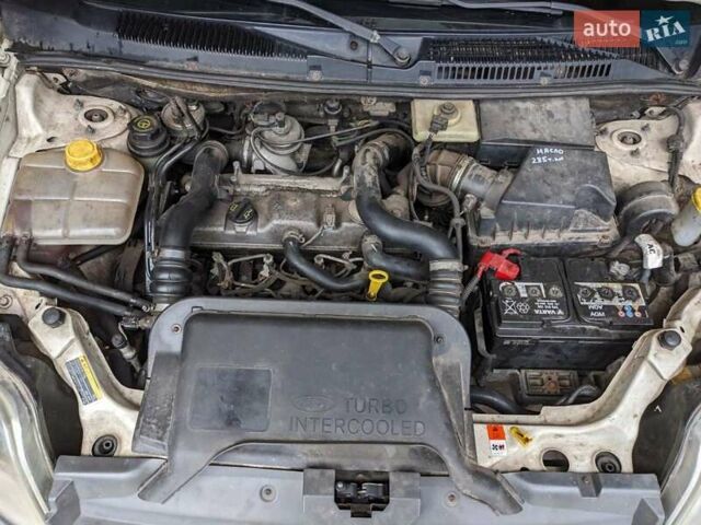 Белый Форд Транзит Коннект, объемом двигателя 1.8 л и пробегом 286 тыс. км за 3800 $, фото 9 на Automoto.ua