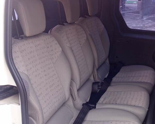 Белый Форд Транзит Коннект, объемом двигателя 0 л и пробегом 390 тыс. км за 3999 $, фото 9 на Automoto.ua