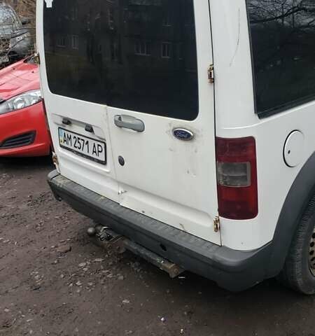 Белый Форд Транзит Коннект, объемом двигателя 1.8 л и пробегом 280 тыс. км за 4850 $, фото 3 на Automoto.ua