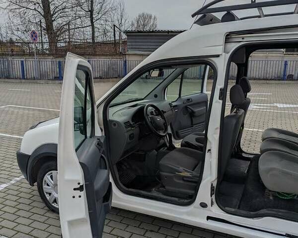 Белый Форд Транзит Коннект, объемом двигателя 1.8 л и пробегом 316 тыс. км за 4700 $, фото 15 на Automoto.ua