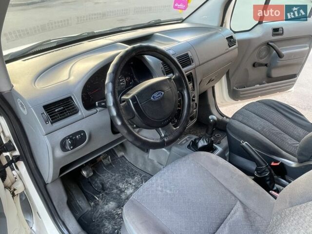 Белый Форд Транзит Коннект, объемом двигателя 1.8 л и пробегом 320 тыс. км за 2900 $, фото 12 на Automoto.ua